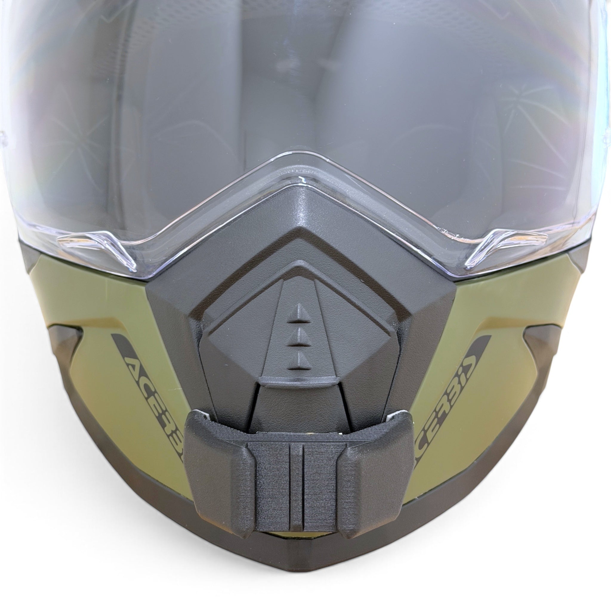 Vista frontal del casco ACERBIS ASSAULT con el soporte de mentonera RiderMounts montado