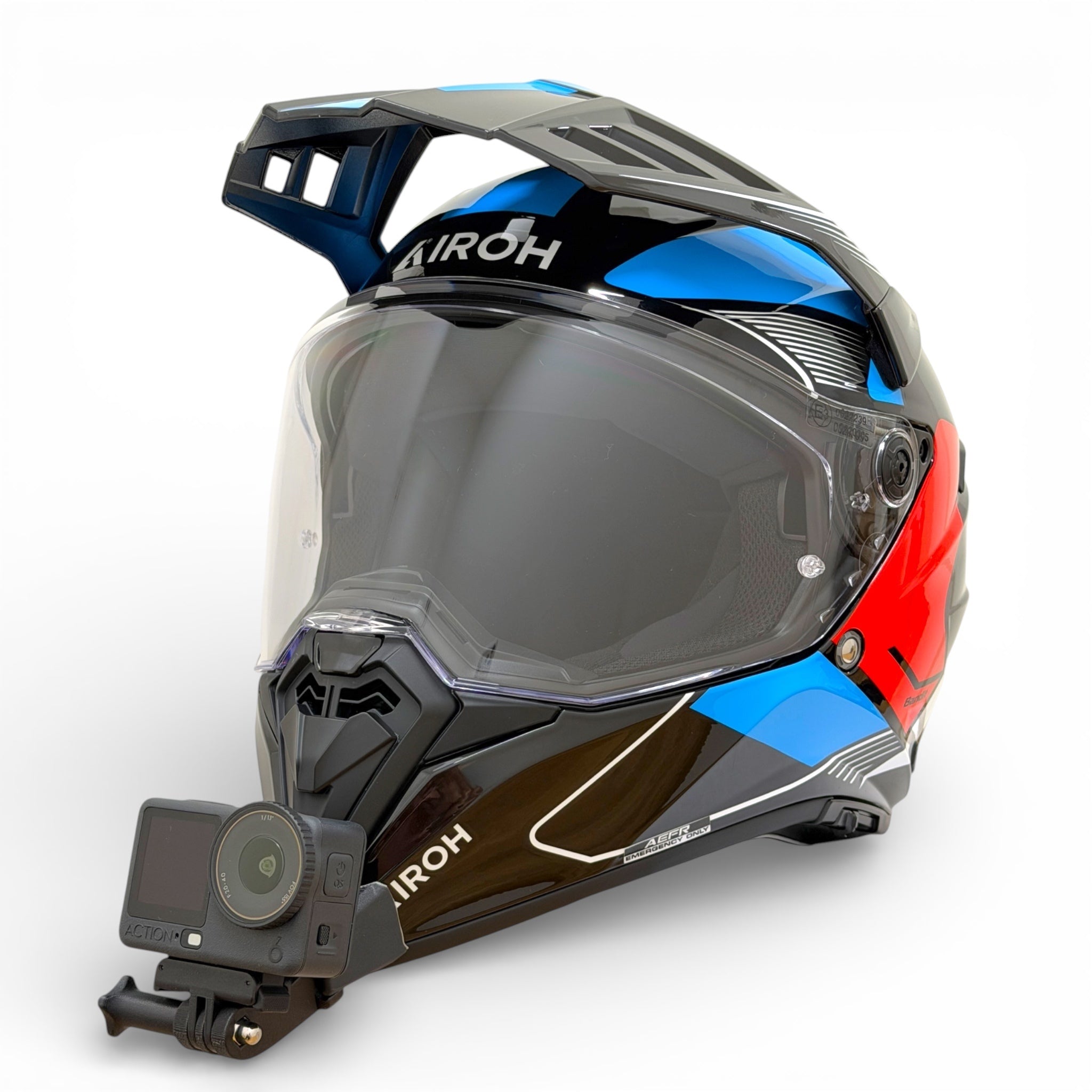 Casco AIROH BANDIT con soporte de mentonera RiderMounts y cámara de acción montada