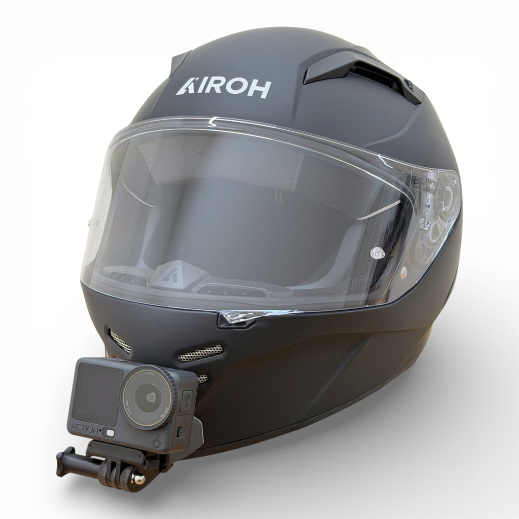 Casco AIROH CONNOR con soporte de mentonera RiderMounts y cámara de acción montada