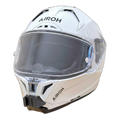Casco AIROH GP 800 con el soporte de mentonera RiderMounts instalado