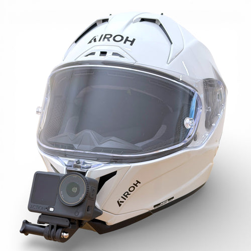 Casco AIROH GP 800 con soporte de mentonera RiderMounts y cámara de acción montada