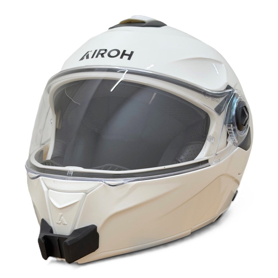 Casco AIROH SPECKTRE con el soporte de mentonera RiderMounts instalado