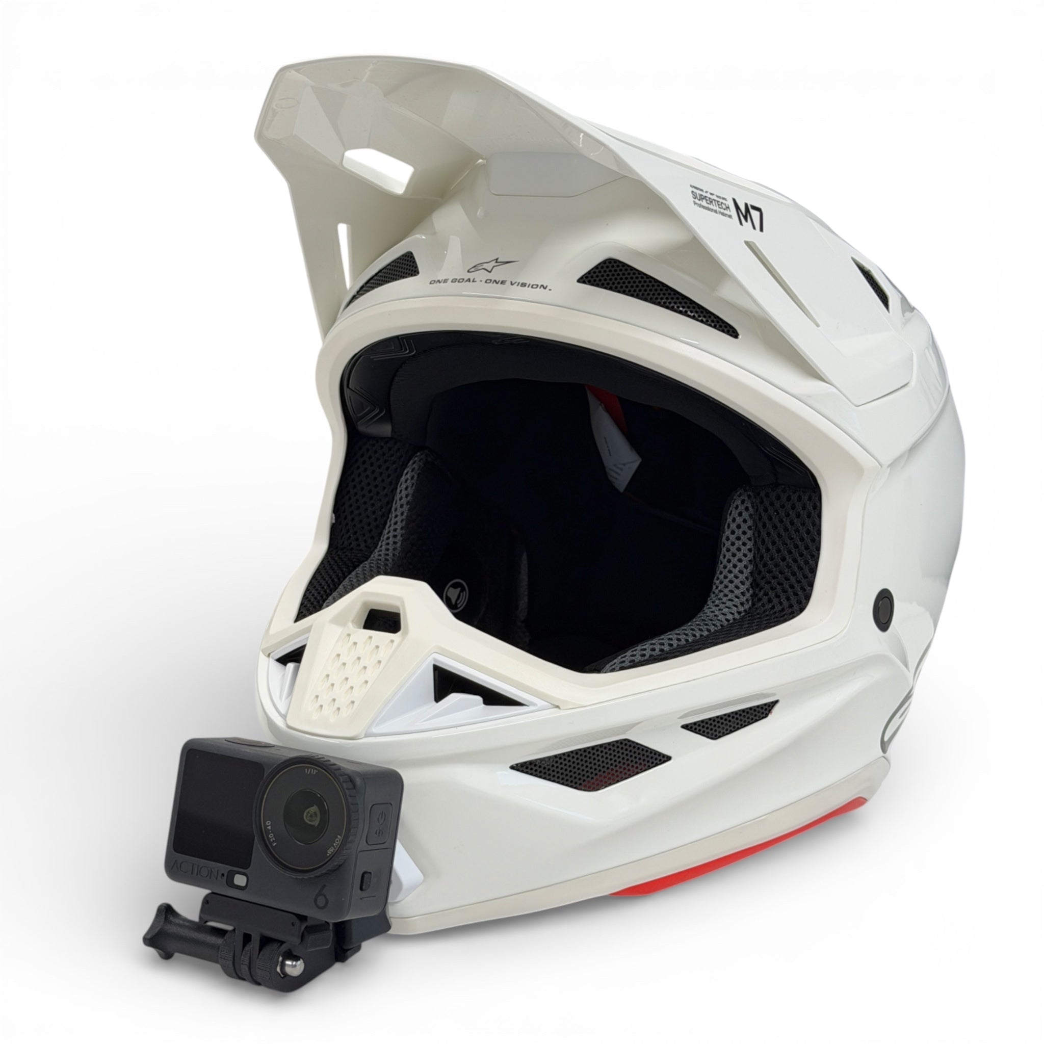 Casco ALPINESTARS SM7 con soporte de mentonera RiderMounts y cámara de acción montada