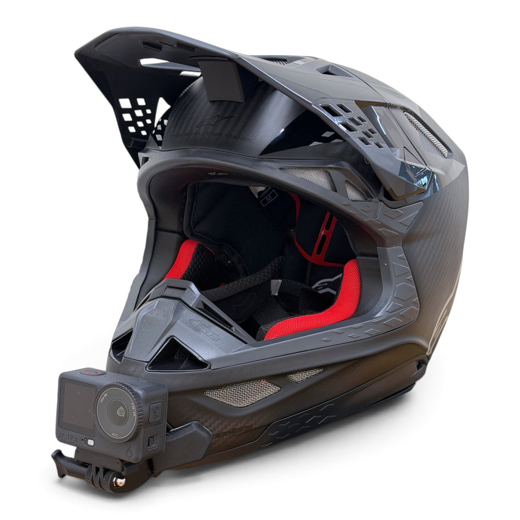 Casco ALPINESTARS SUPERTECH M10 con soporte de mentonera RiderMounts y cámara de acción montada