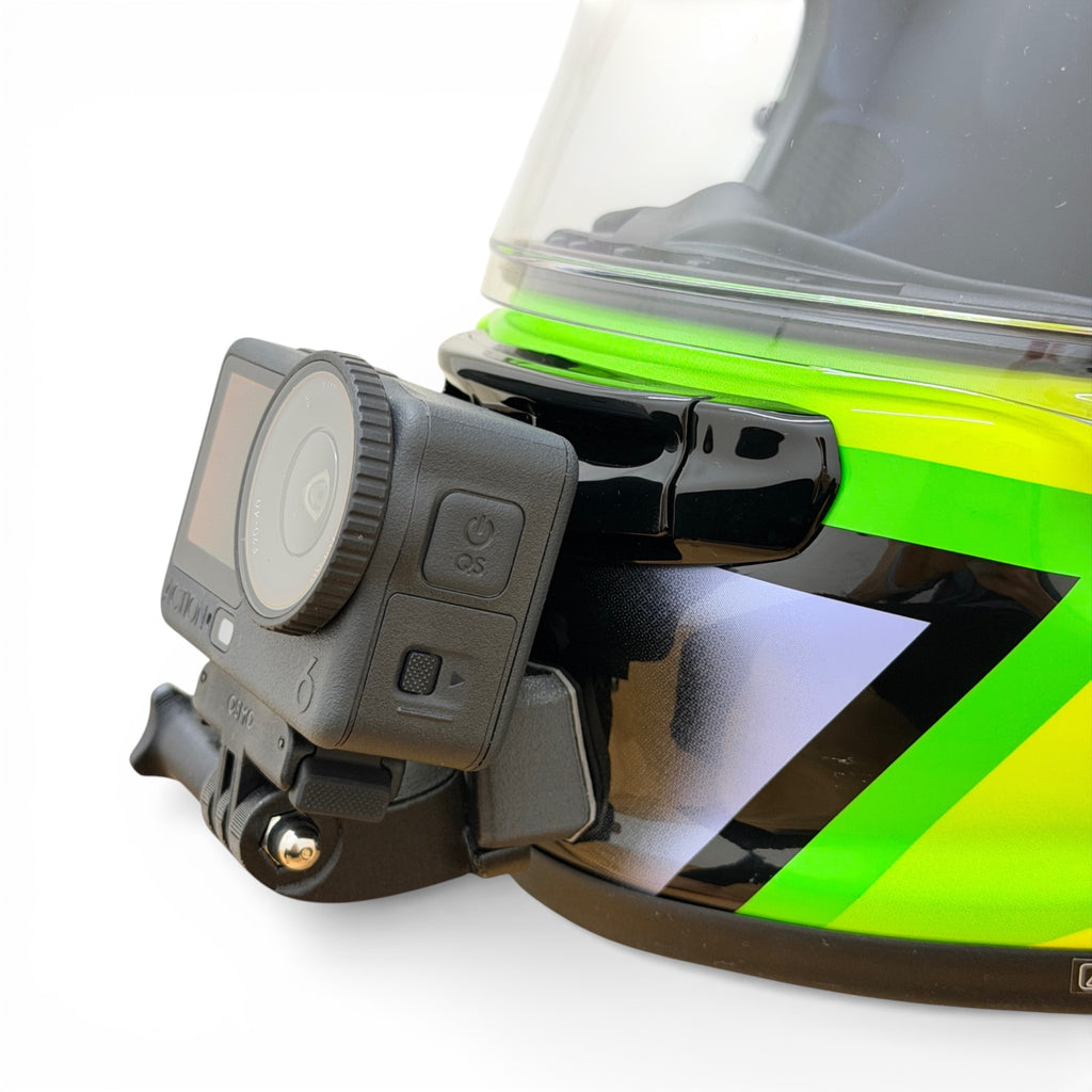 Soporte de mentonera RiderMounts en el casco ARAI QUANTIC visto desde otro ángulo