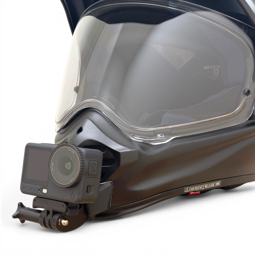 Soporte de mentonera RiderMounts en el casco ARAI TOUR-X5 visto desde otro ángulo