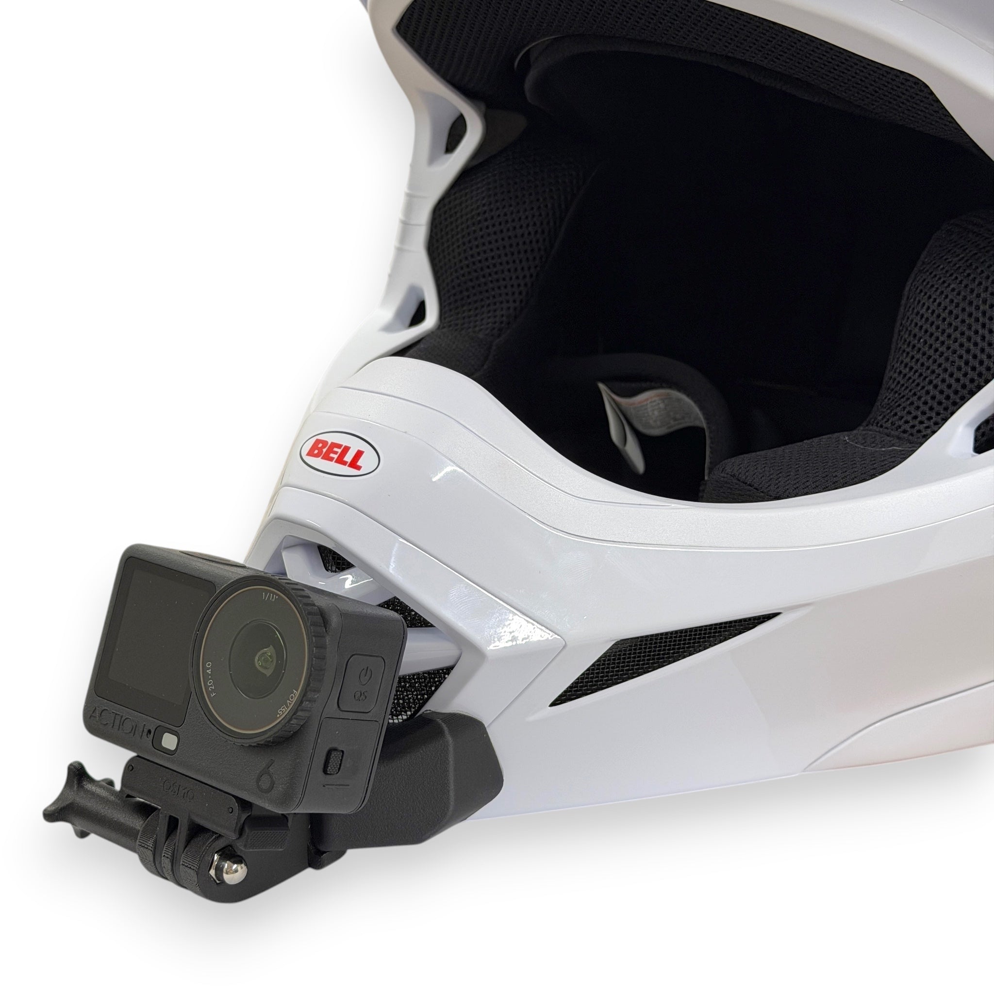 Soporte de mentonera RiderMounts en el casco BELL MX-10 visto desde otro ángulo