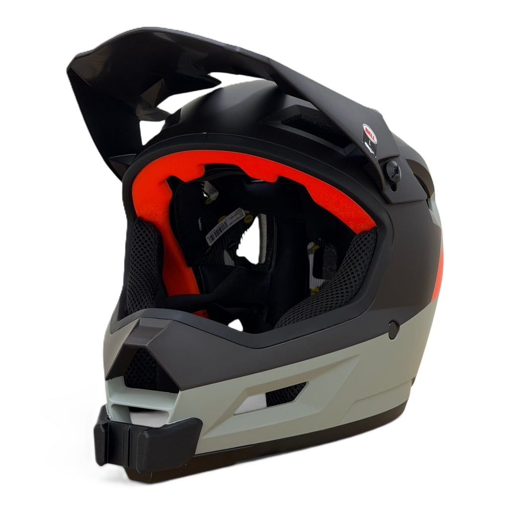 Casco BELL SANCTION 2 con el soporte de mentonera RiderMounts instalado