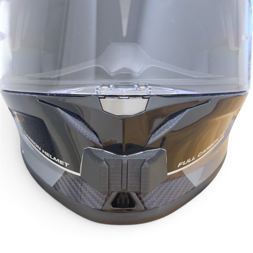 Vista frontal del casco BOGOTTO PHANTOM con el soporte de mentonera RiderMounts montado