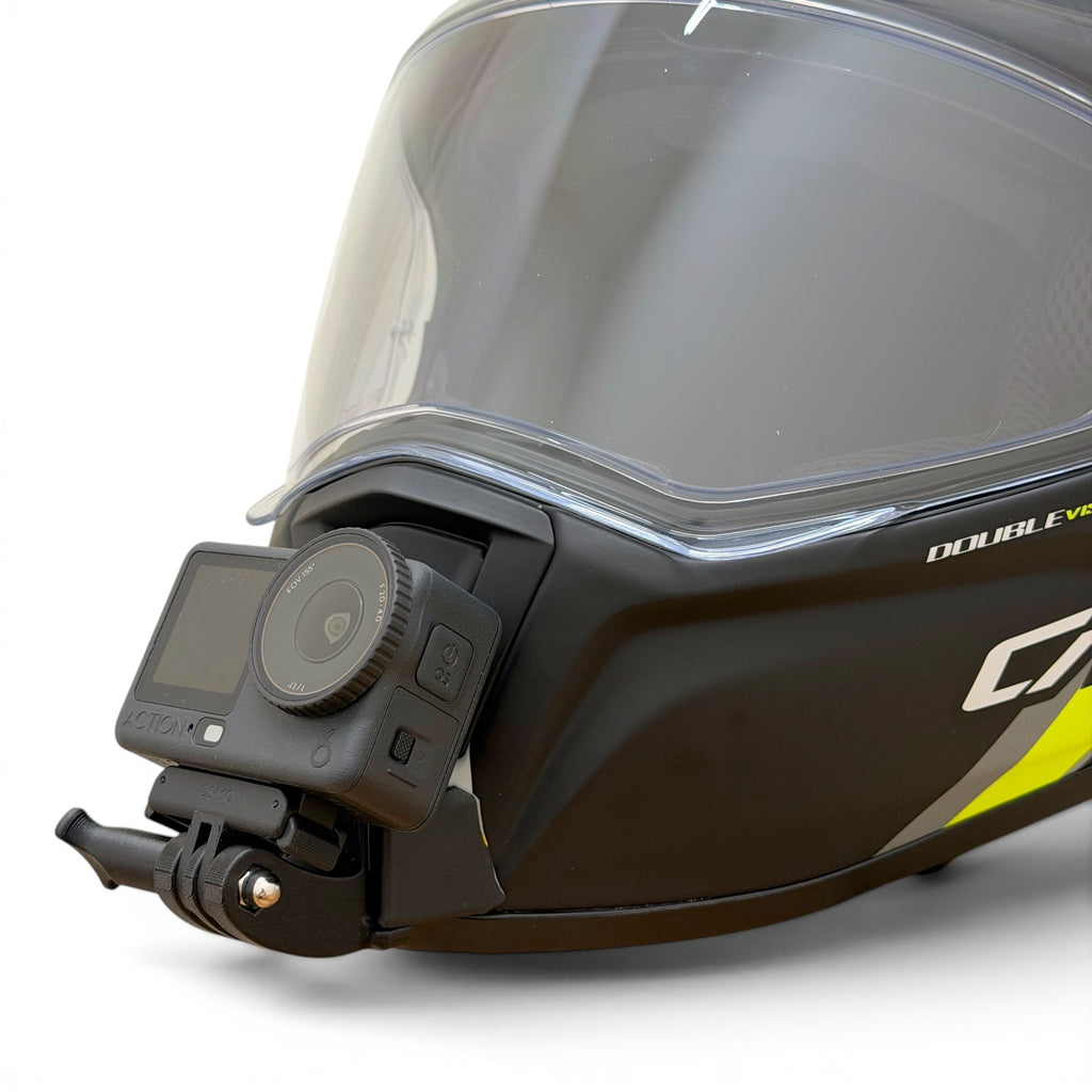 Soporte de mentonera RiderMounts en el casco CABERG DRIFT EVO visto desde otro ángulo