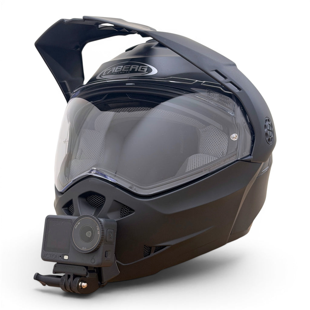 Casco CABERG TOURMAX X con soporte de mentonera RiderMounts y cámara de acción montada