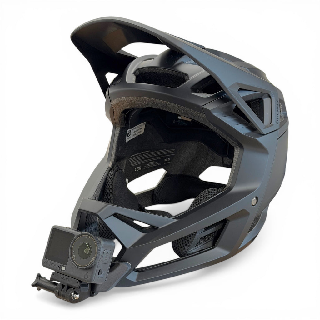 Casco FOX PROFRAME con soporte de mentonera RiderMounts y cámara de acción montada