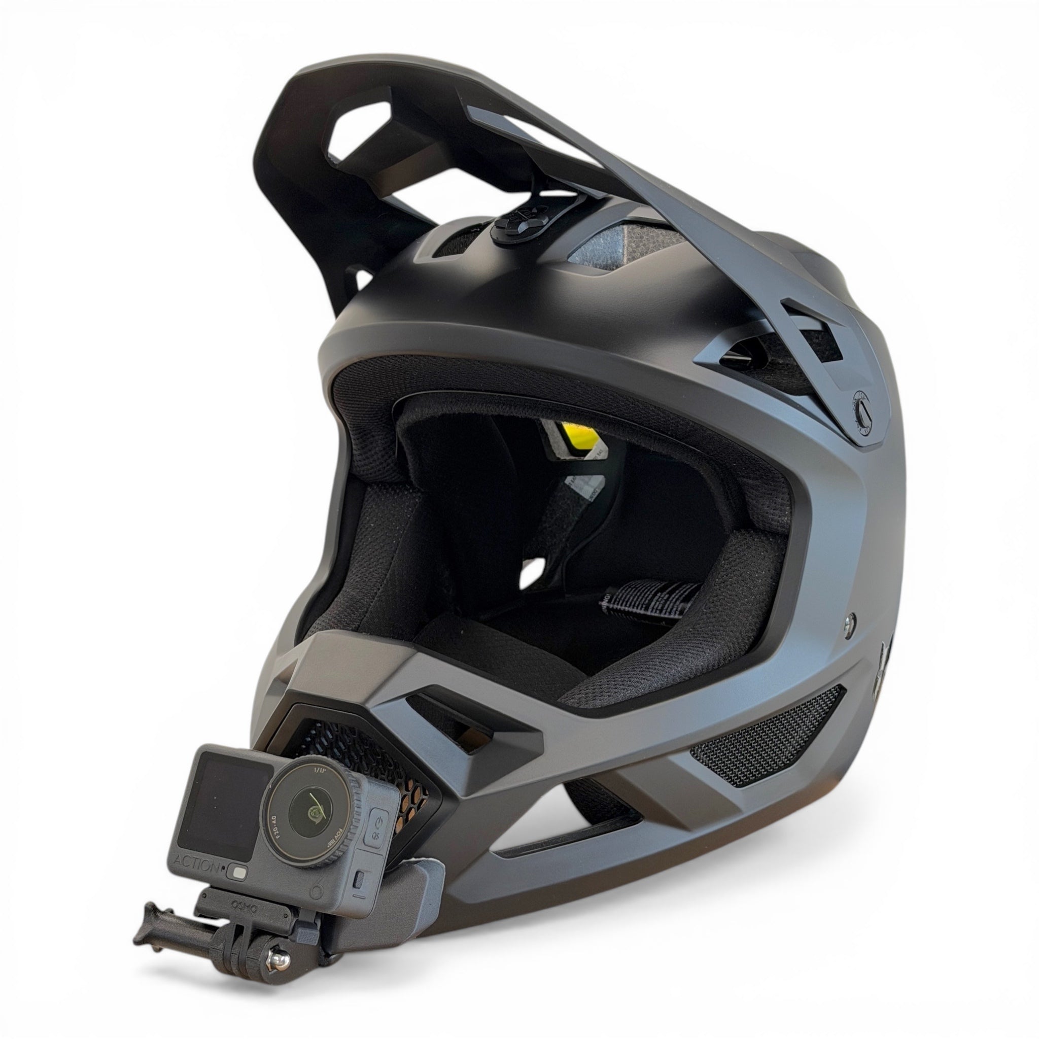 Casco FOX RAMPAGE con soporte de mentonera RiderMounts y cámara de acción montada
