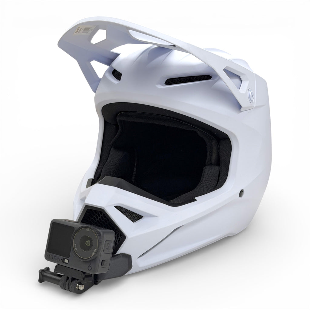 Casco FOX V1 con soporte de mentonera RiderMounts y cámara de acción montada