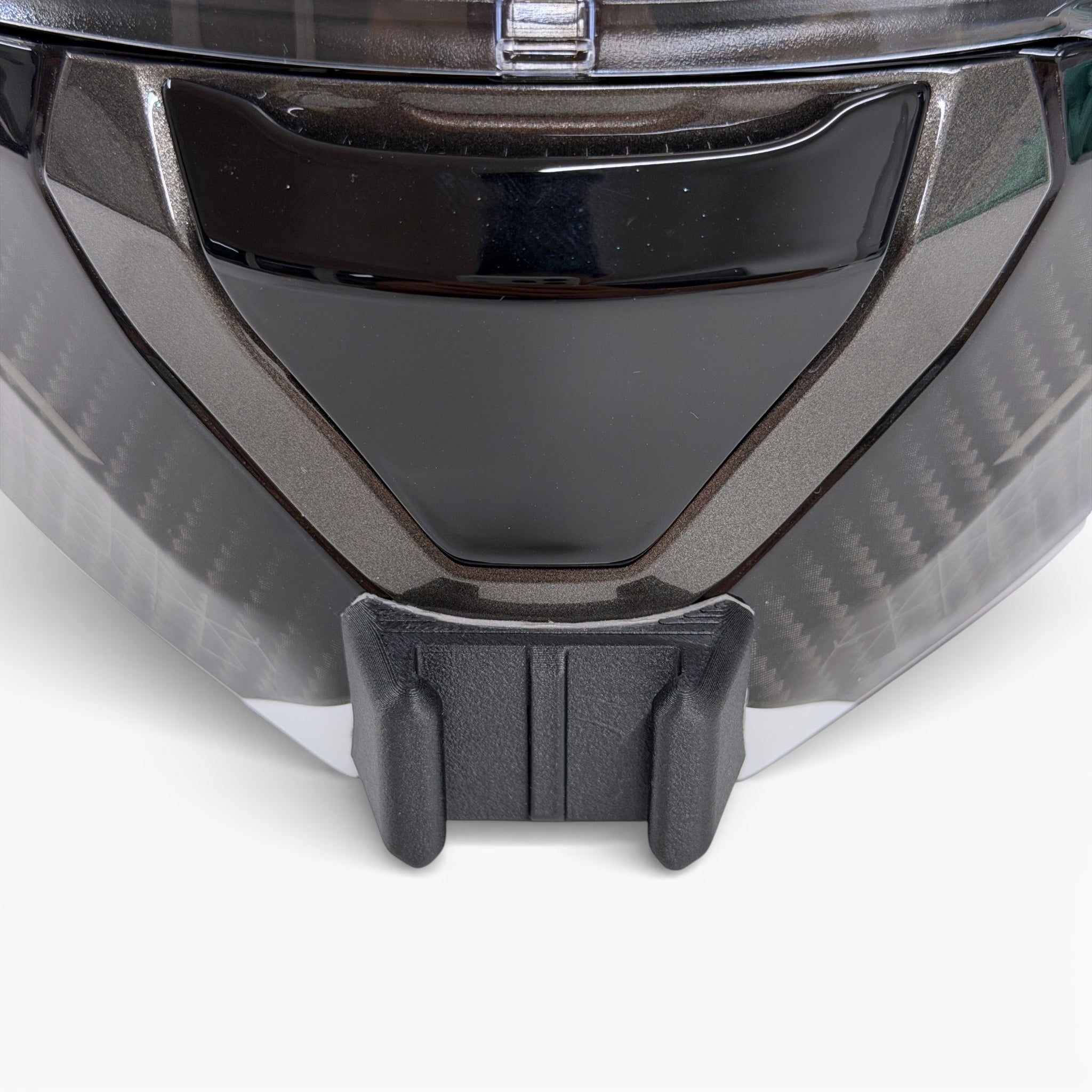Vista frontal del casco HJC RPHA 91 con el soporte de mentonera RiderMounts montado
