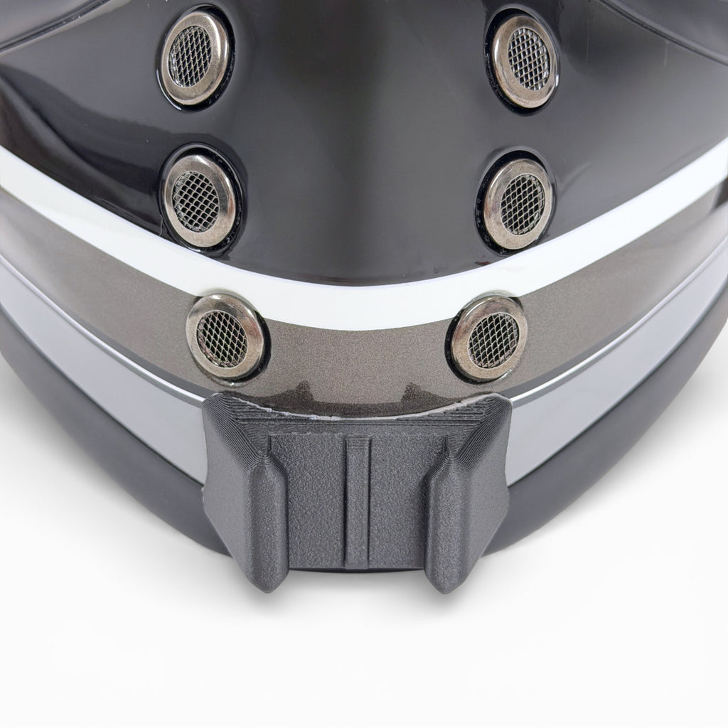 Vista frontal del casco HJC V60 con el soporte de mentonera RiderMounts montado