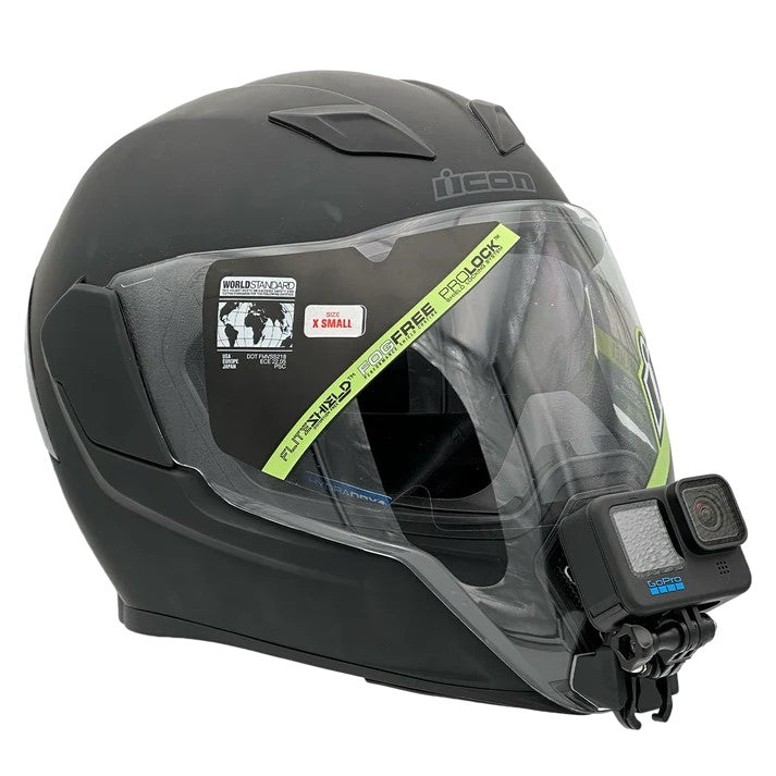 Casco ICON AIRFLITE con soporte de mentonera RiderMounts y cámara de acción montada