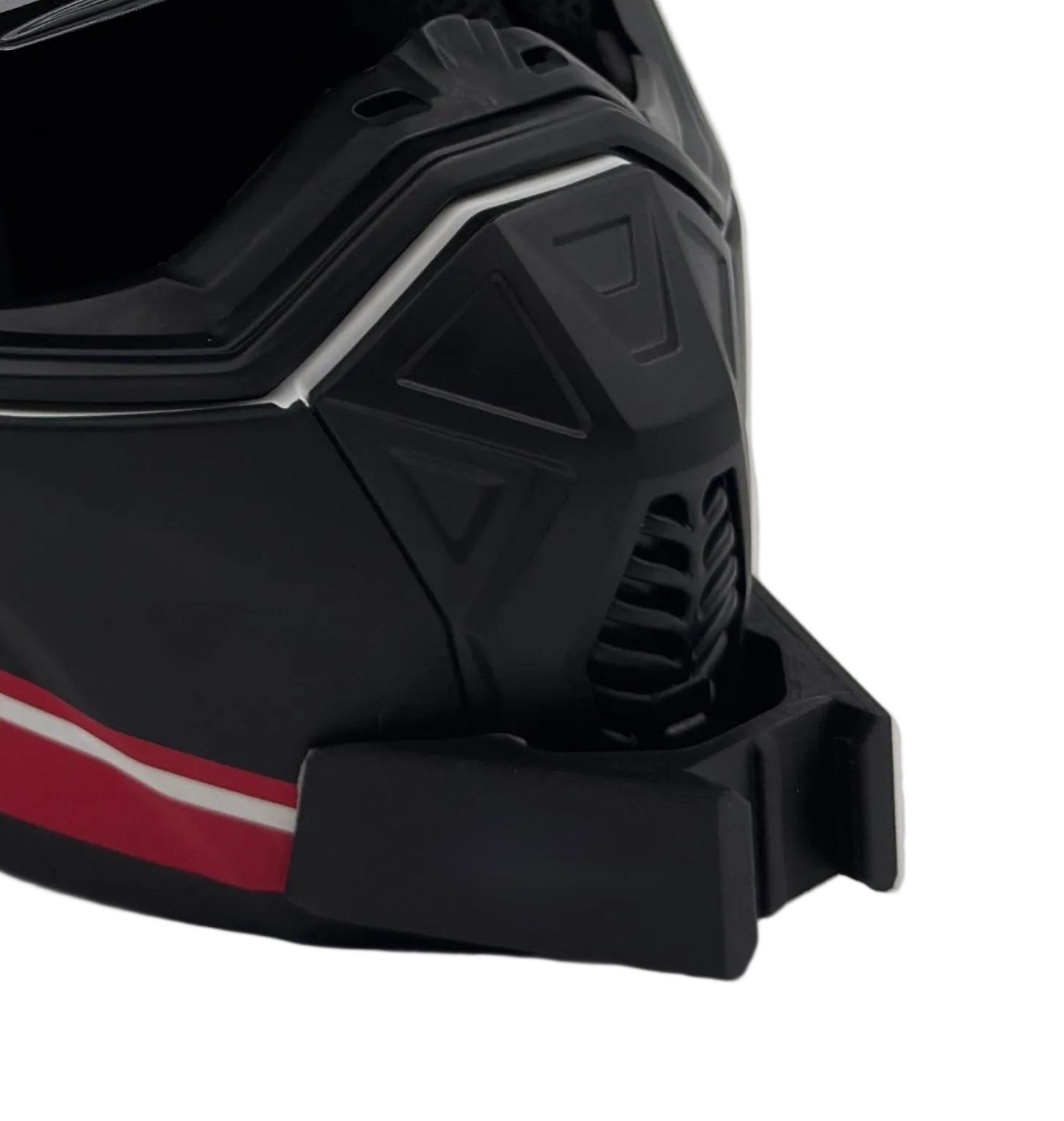 Primer plano del soporte de mentonera RiderMounts en la barbilla del casco IXS 208 2.0