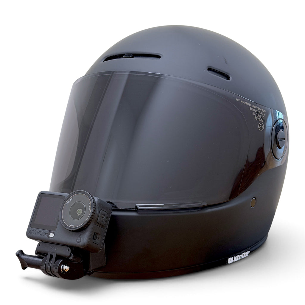 Casco JOHN DOE JDONE con soporte de mentonera RiderMounts y cámara de acción montada