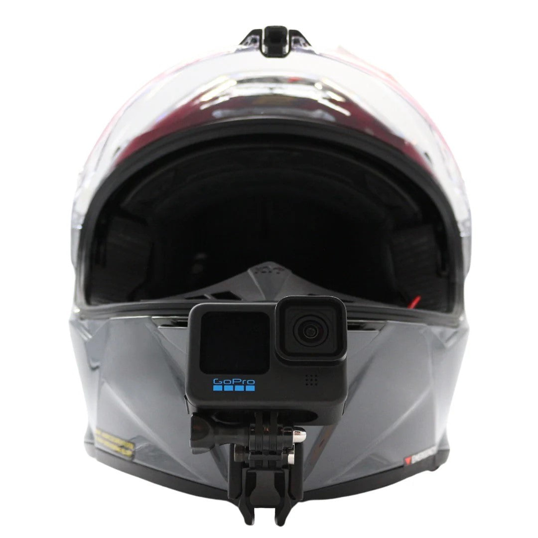 Soporte de mentonera RiderMounts en el casco KYT R2R visto desde otro ángulo