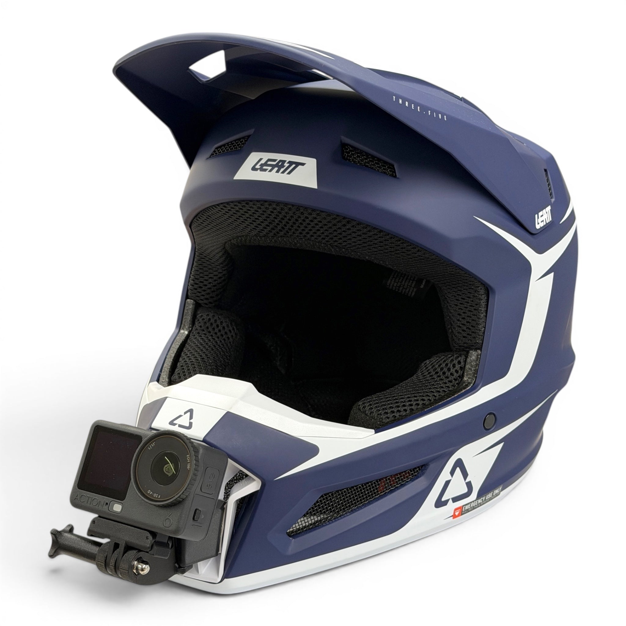 Casco LEATT 3.5 con soporte de mentonera RiderMounts y cámara de acción montada