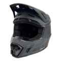 Casco LEATT 8.5 con el soporte de mentonera RiderMounts instalado