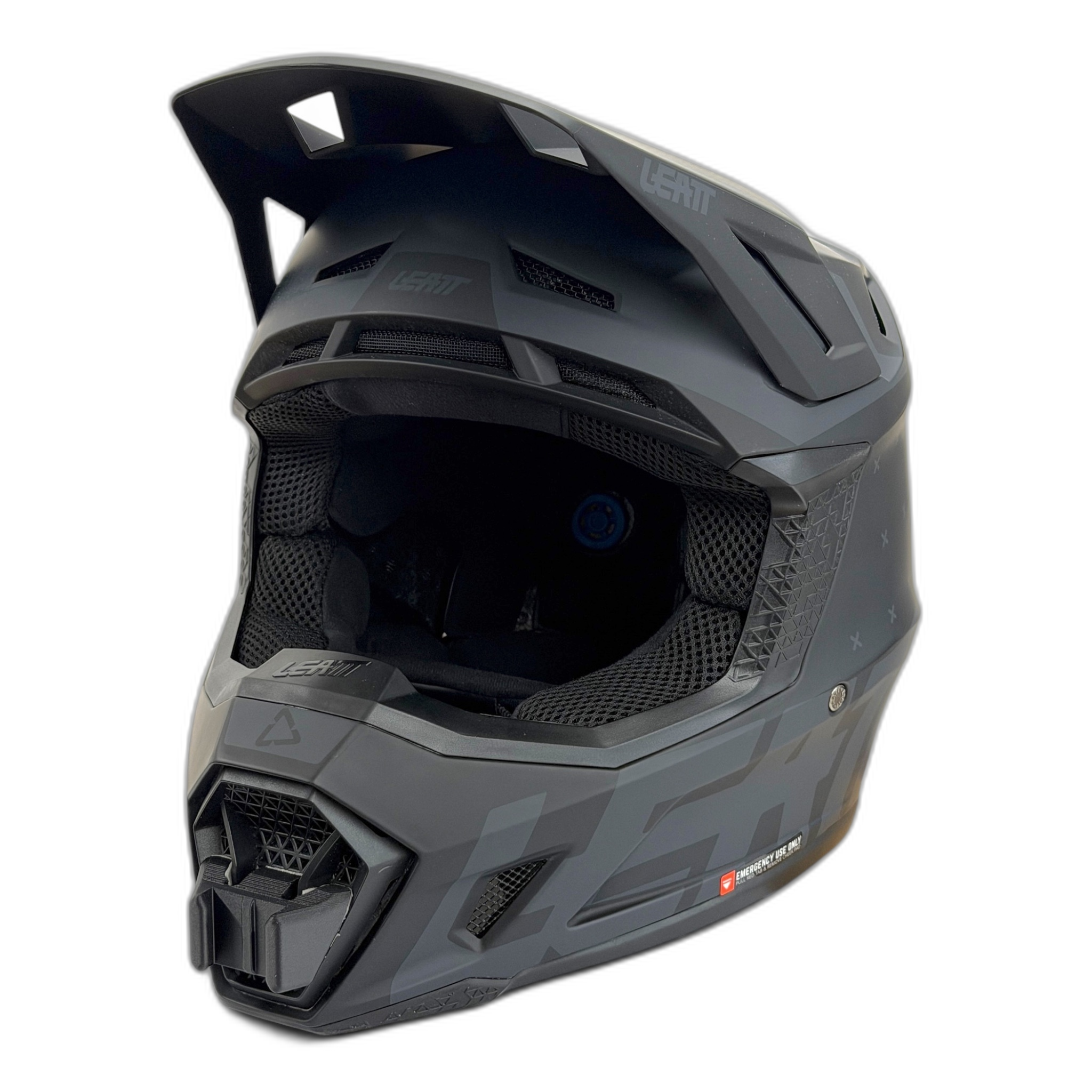 Casco LEATT 8.5 con el soporte de mentonera RiderMounts instalado