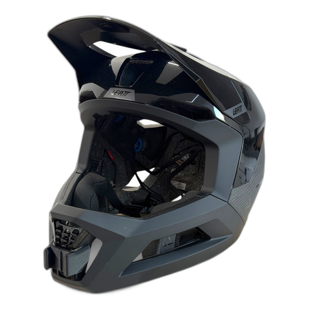 Casco LEATT GRAVITY 5.0 con el soporte de mentonera RiderMounts instalado
