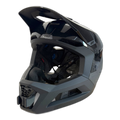 Casco LEATT GRAVITY 5.0 con el soporte de mentonera RiderMounts instalado