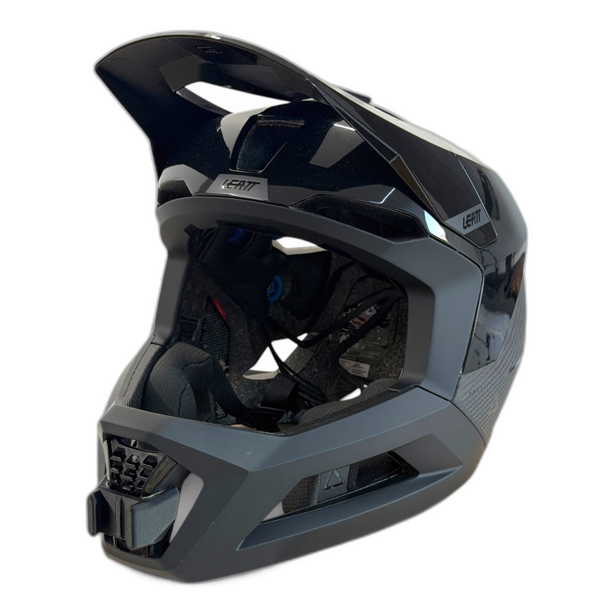 Casco LEATT GRAVITY 5.0 con el soporte de mentonera RiderMounts instalado