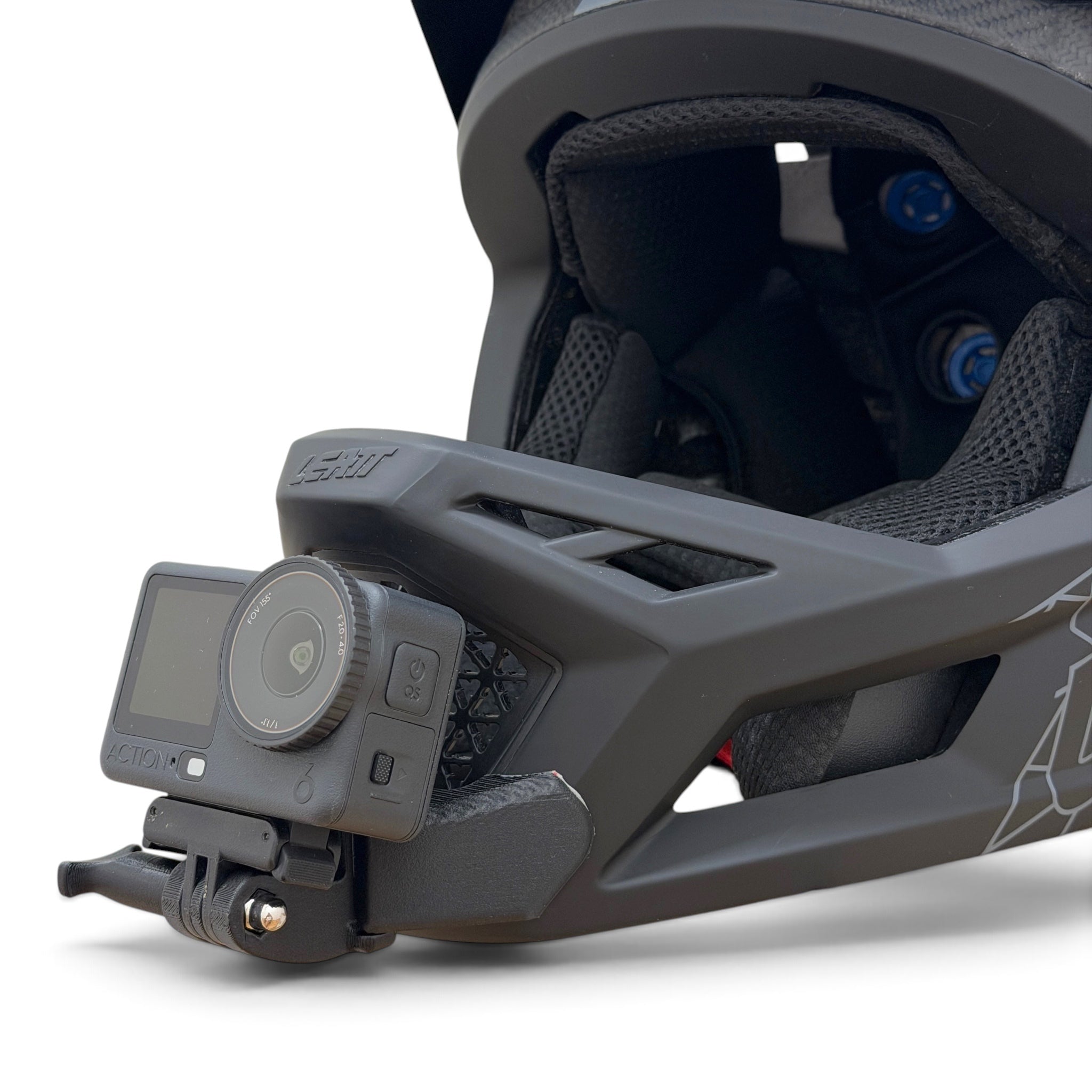 Soporte de mentonera RiderMounts en el casco LEATT GRAVITY 6.0 visto desde otro ángulo