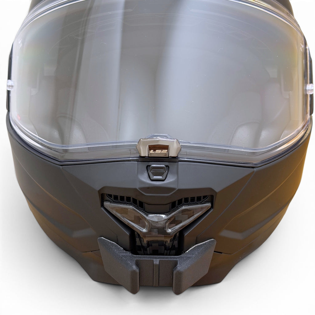 Vista frontal del casco LS2 ADVANT 2 con el soporte de mentonera RiderMounts montado