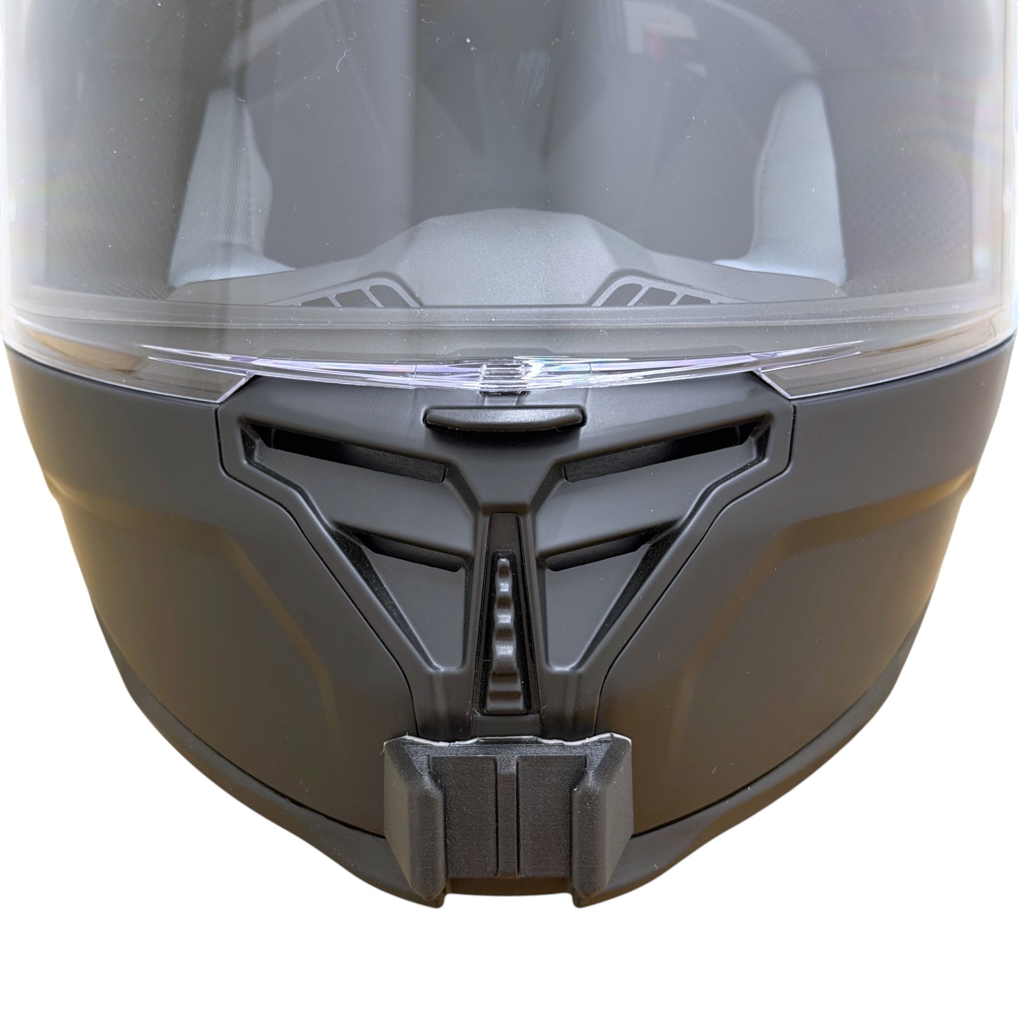 Vista frontal del casco MTR 14-S EVO con el soporte de mentonera RiderMounts montado