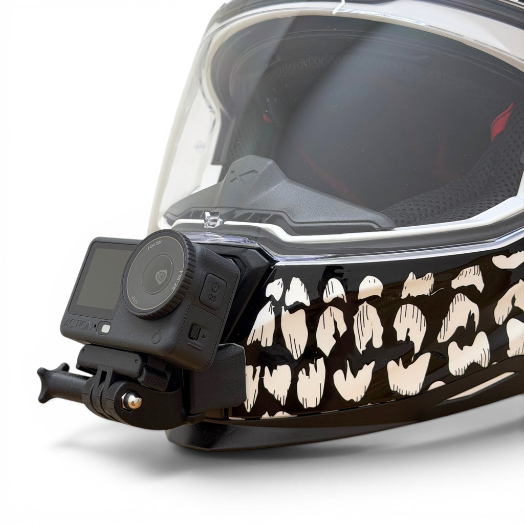 Soporte de mentonera RiderMounts en el casco NEXX SX.100 visto desde otro ángulo