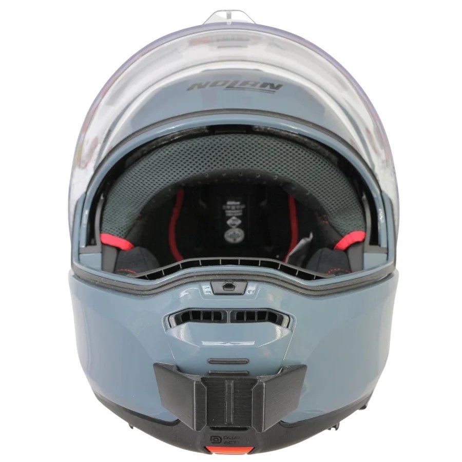 Vista frontal del casco NOLAN N100-5 con el soporte de mentonera RiderMounts montado