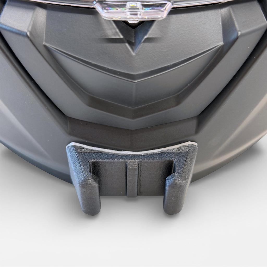 Vista frontal del casco NOLAN N60-6 con el soporte de mentonera RiderMounts montado