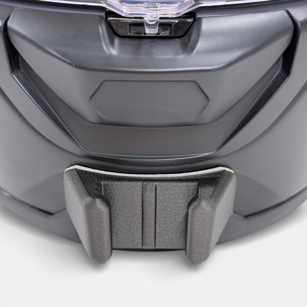 Vista frontal del casco NOLAN X-903 con el soporte de mentonera RiderMounts montado