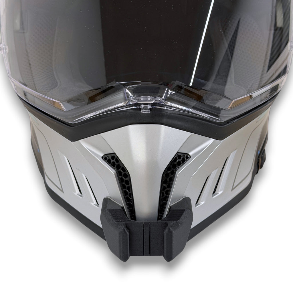 Vista frontal del casco O'NEAL SIERRA RS con el soporte de mentonera RiderMounts montado