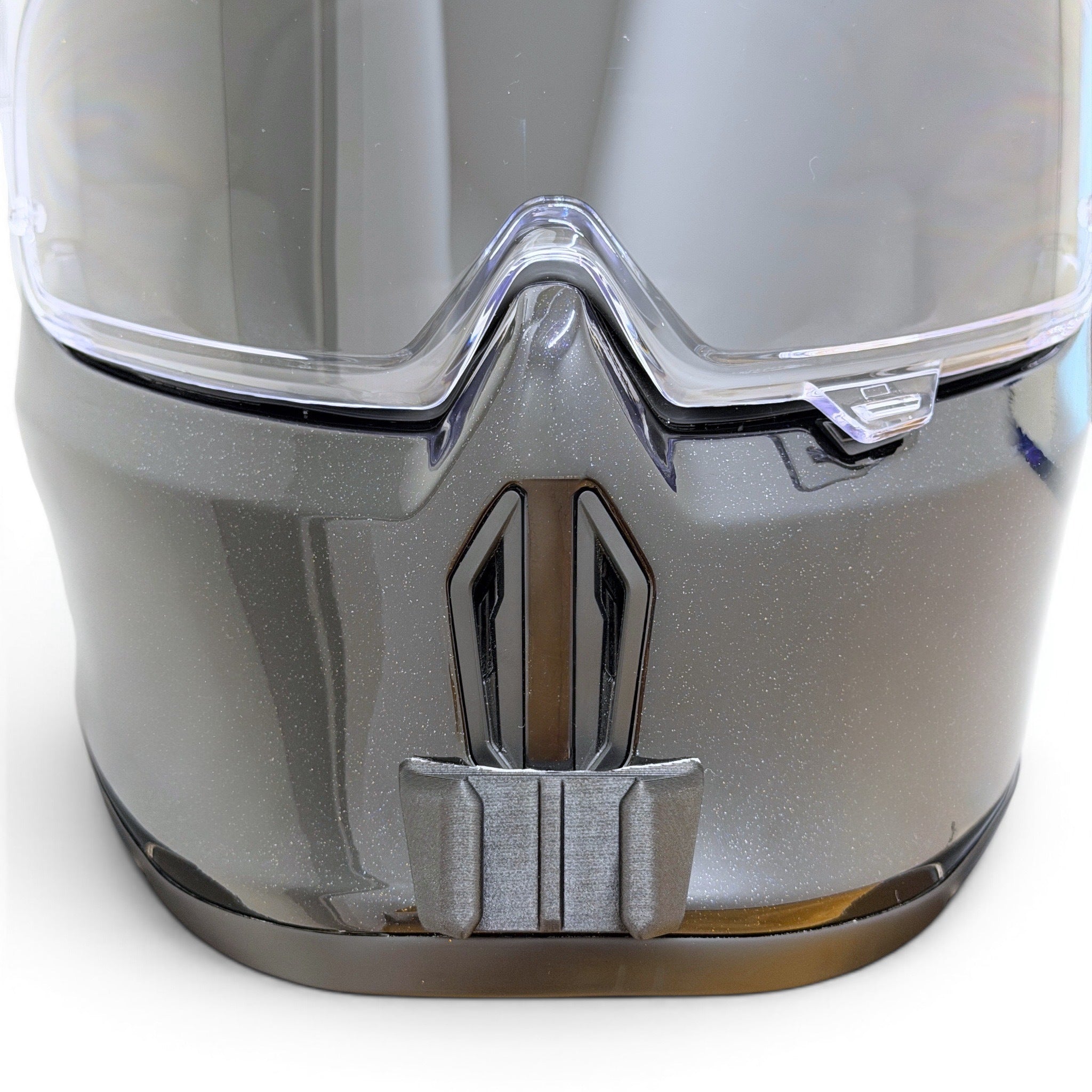 Vista frontal del casco RUROC EOX 2.0 con el soporte de mentonera RiderMounts montado