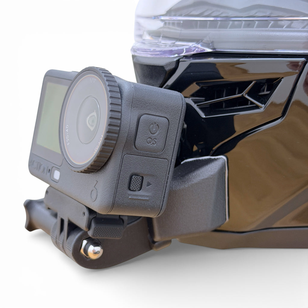 Soporte de mentonera RiderMounts en el casco SCORPION EXO-1500 visto desde otro ángulo
