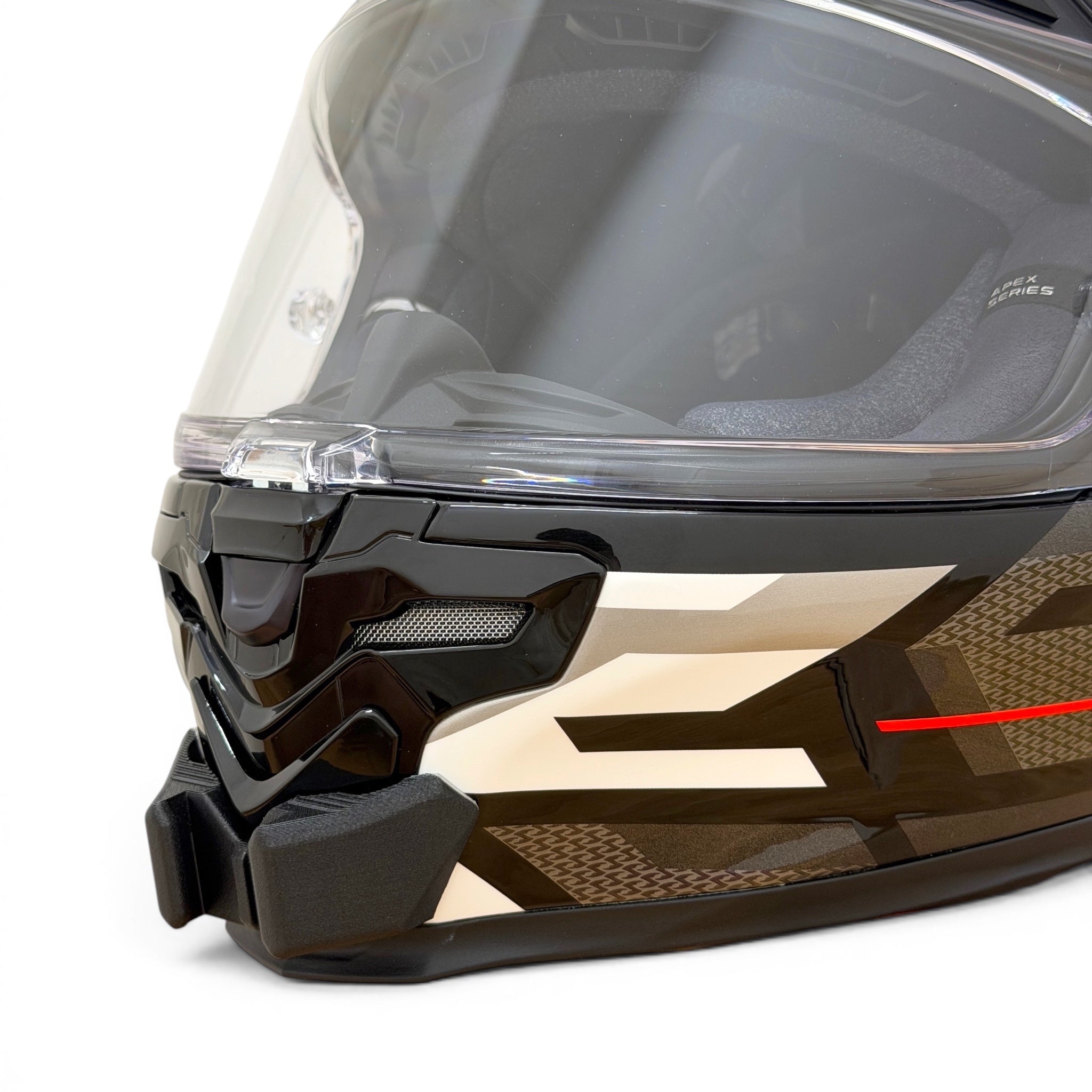 Primer plano del soporte de mentonera RiderMounts en la barbilla del casco SCORPION EXO-RACE AIR