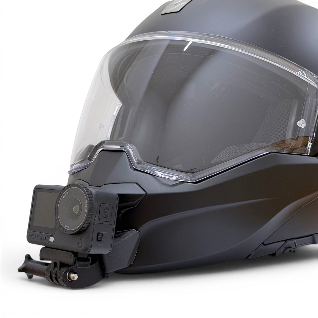 Soporte de mentonera RiderMounts en el casco SCORPION EXO-TECH EVO visto desde otro ángulo