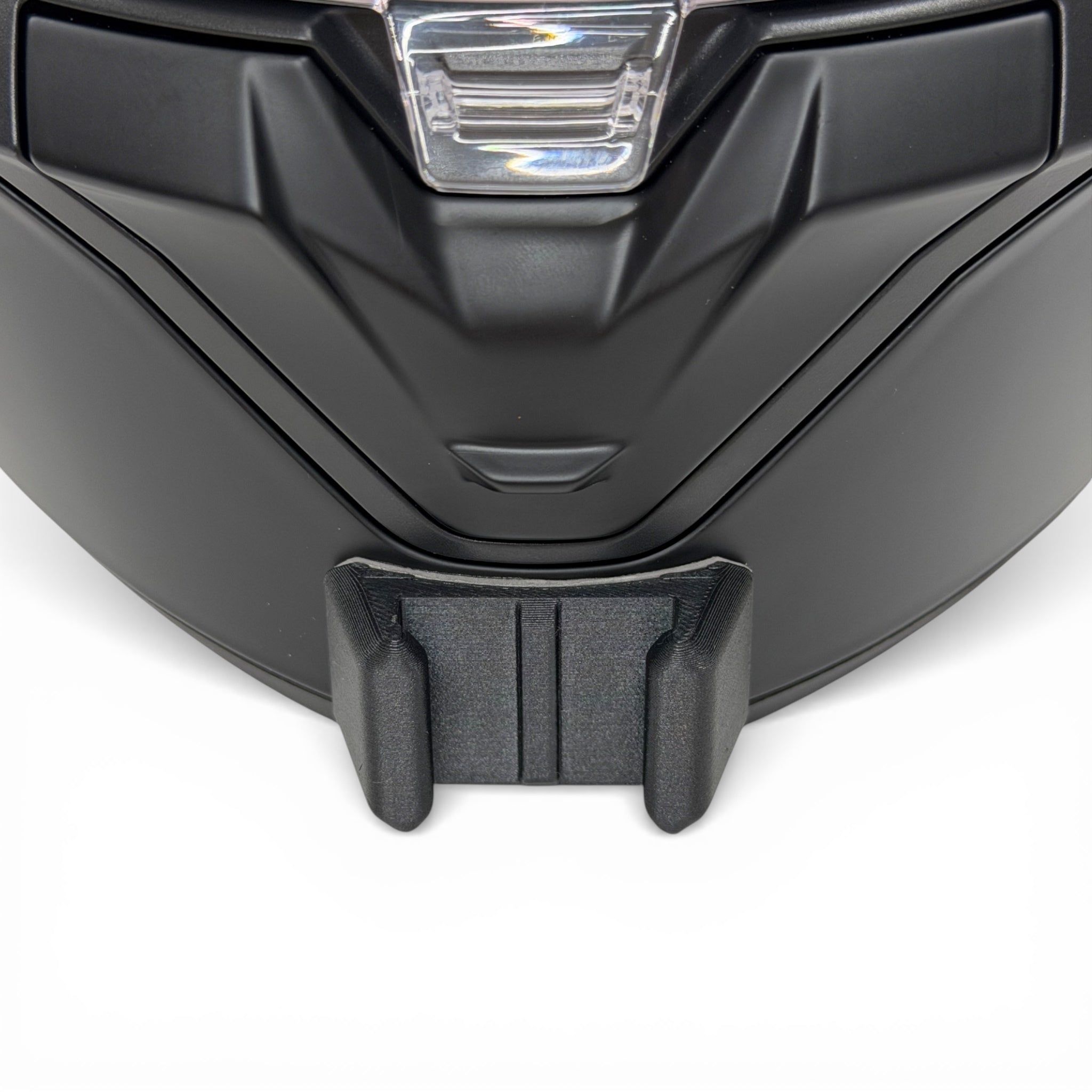 Vista frontal del casco SHARK RIDILL 2 con el soporte de mentonera RiderMounts montado