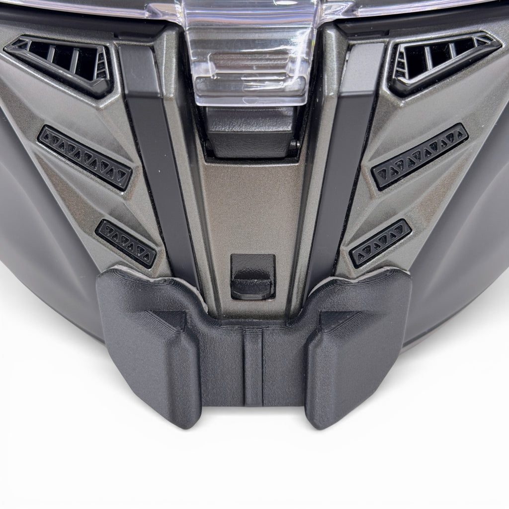 Vista frontal del casco SHARK SPARTAN RS con el soporte de mentonera RiderMounts montado