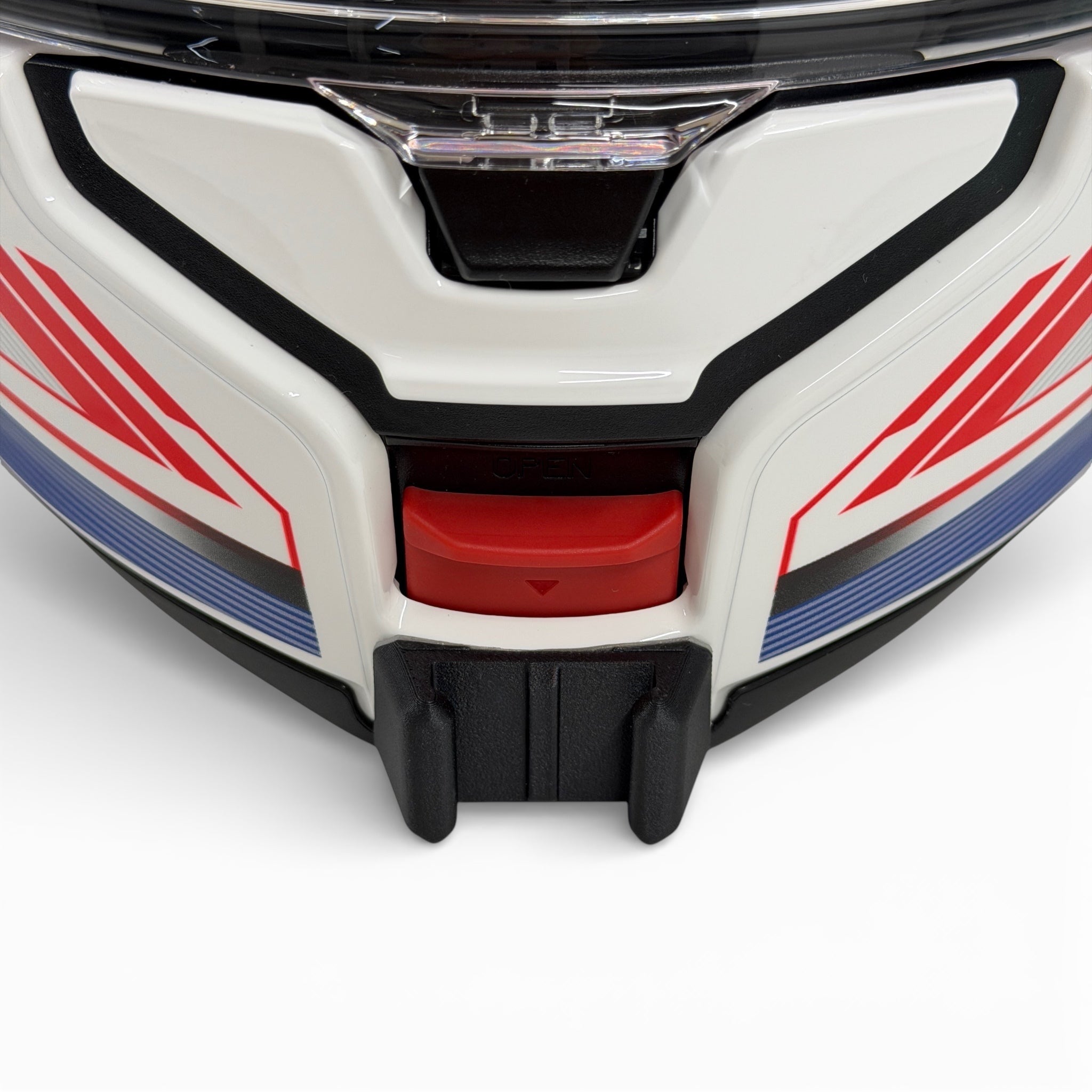 Vista frontal del casco SHOEI NEOTEC 3 con el soporte de mentonera RiderMounts montado