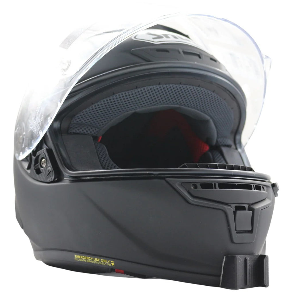 Casco SHOEI X-SPIRIT 3 con el soporte de mentonera RiderMounts instalado