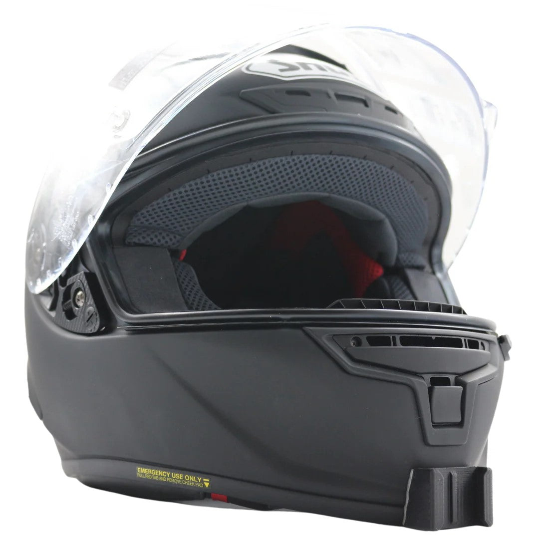 Casco SHOEI X-SPIRIT 3 con el soporte de mentonera RiderMounts instalado