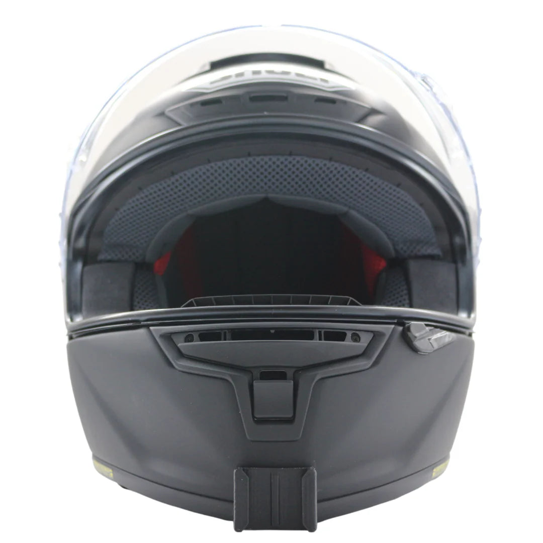 Vista frontal del casco SHOEI X-SPIRIT 3 con el soporte de mentonera RiderMounts montado