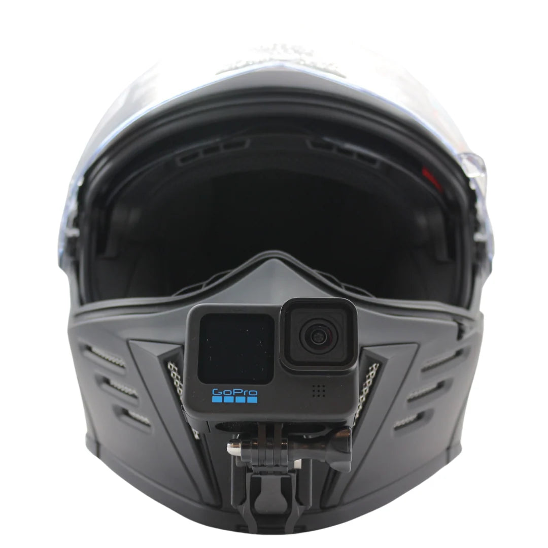 Soporte de mentonera RiderMounts en el casco SIMPSON MOD Bandit visto desde otro ángulo