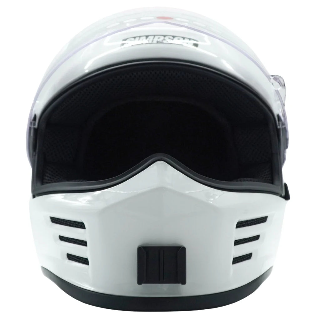 Vista frontal del casco SIMPSON SPEED BANDIT con el soporte de mentonera RiderMounts montado